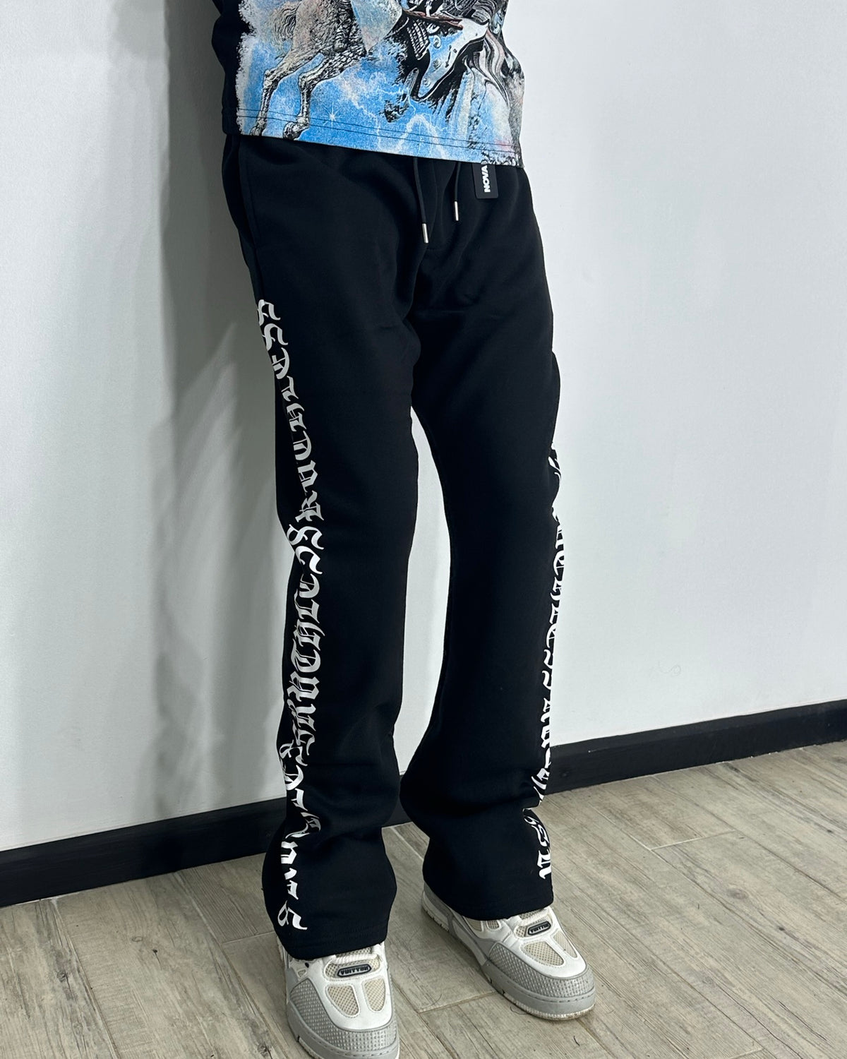 Buzo Black Gothic Print SVO